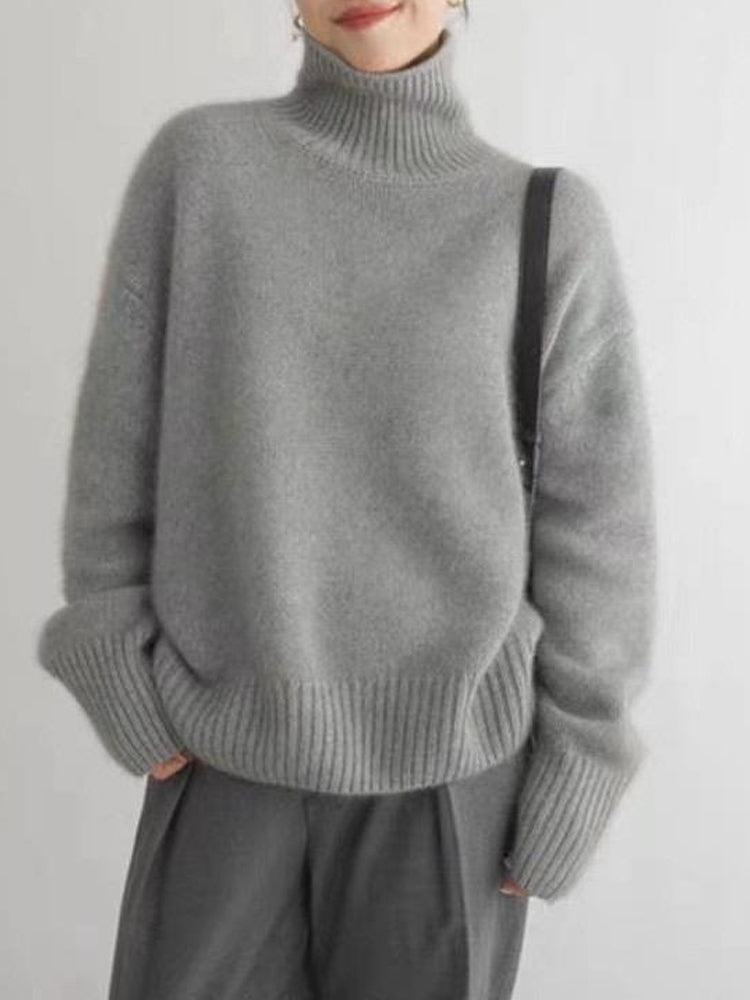 Women's cashmere sweater with turtleneck