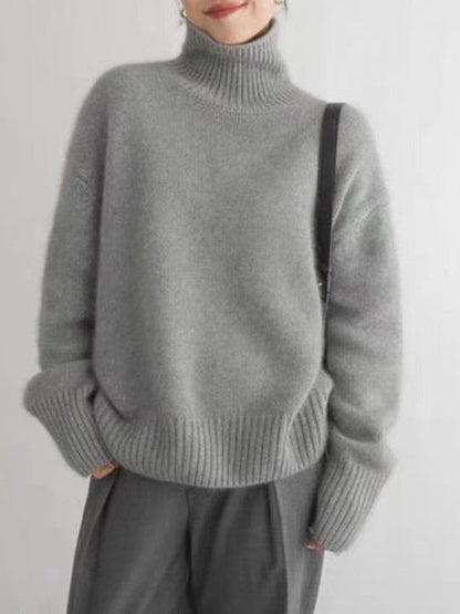 Women's cashmere sweater with turtleneck