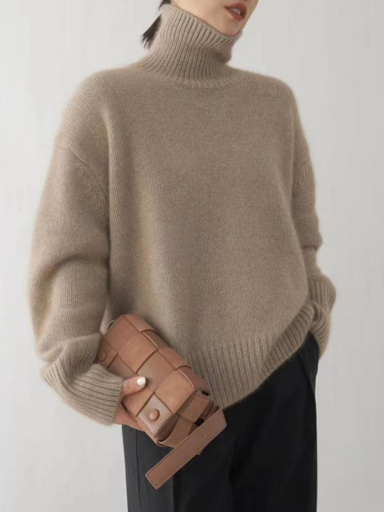Women's cashmere sweater with turtleneck