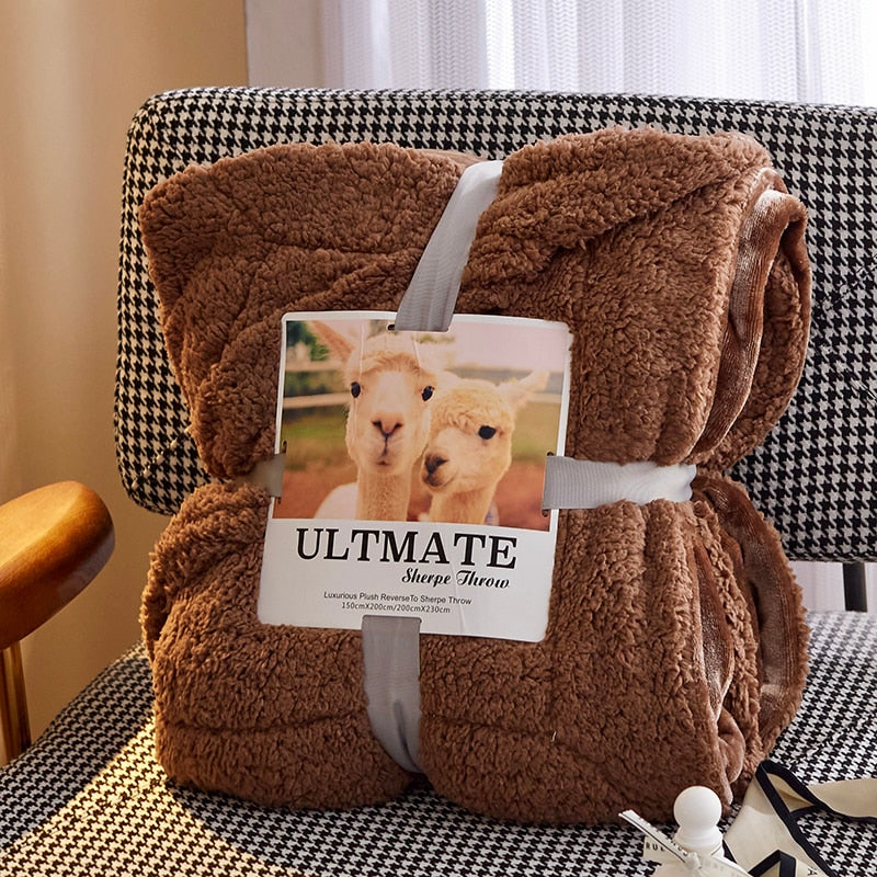 Alviora Throw Blanket – Ultra-Soft and Luxurious Blanket
