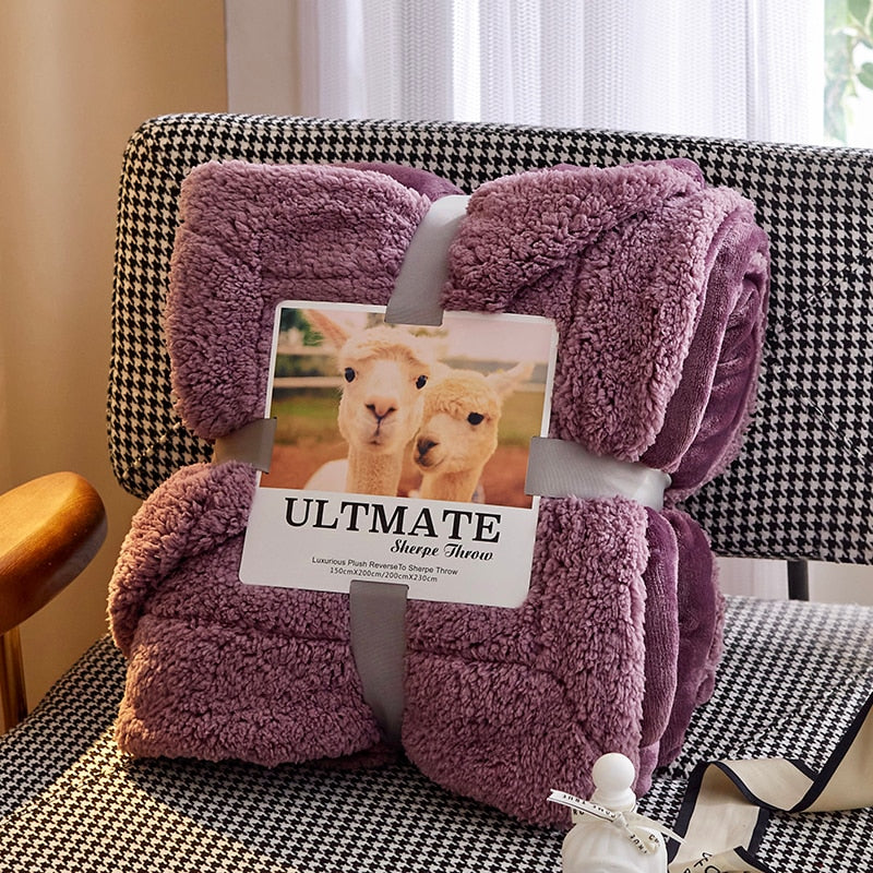 Alviora Throw Blanket – Ultra-Soft and Luxurious Blanket