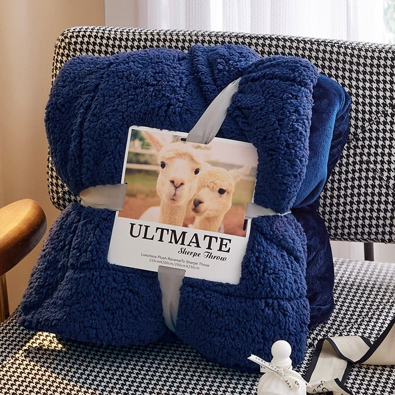 Alviora Throw Blanket – Ultra-Soft and Luxurious Blanket
