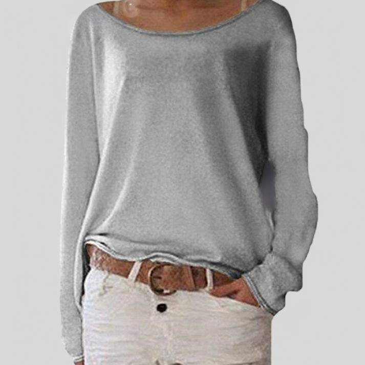 Women's fine-knit pullover with round neckline made of viscose blend