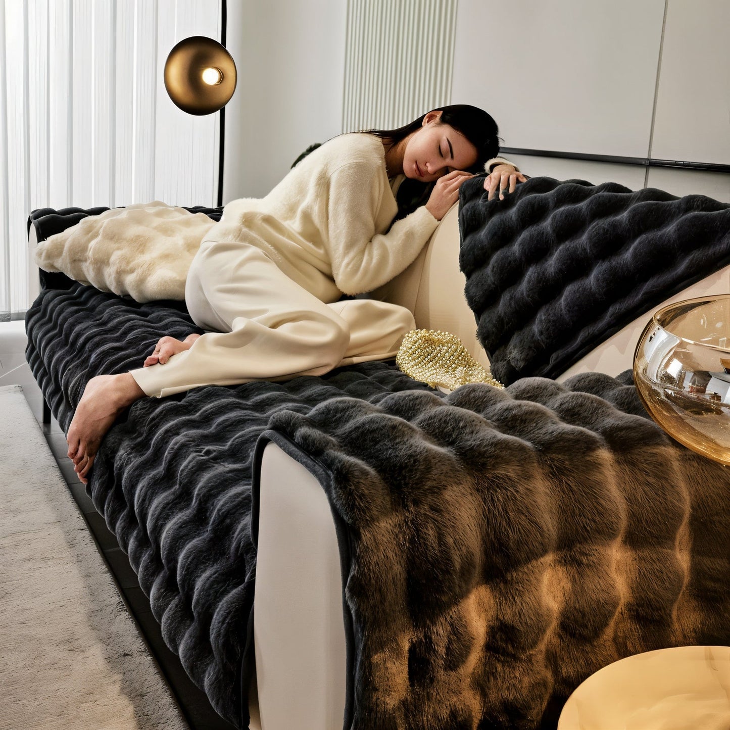 Veloura Élite Sofa Cover – Ultra Cozy Protection with Elegant Quilted Pattern