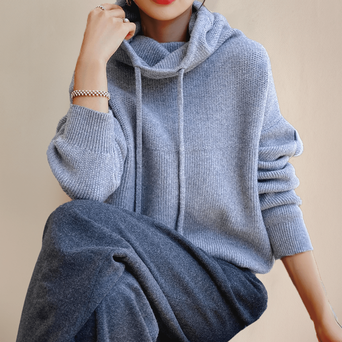 Women's turtleneck sweater made of merino wool