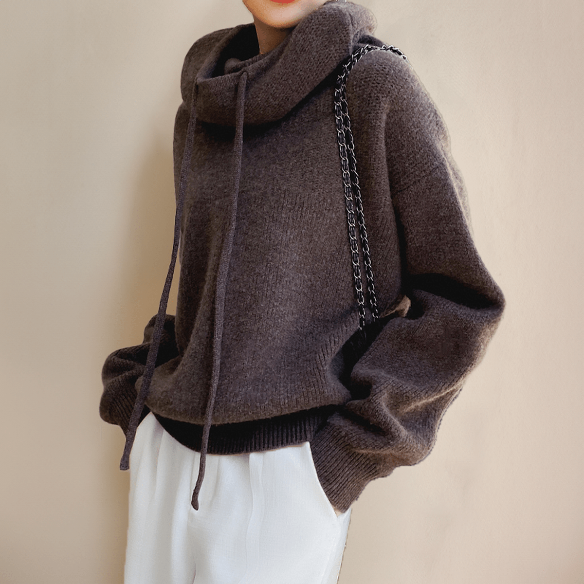 Women's turtleneck sweater made of merino wool