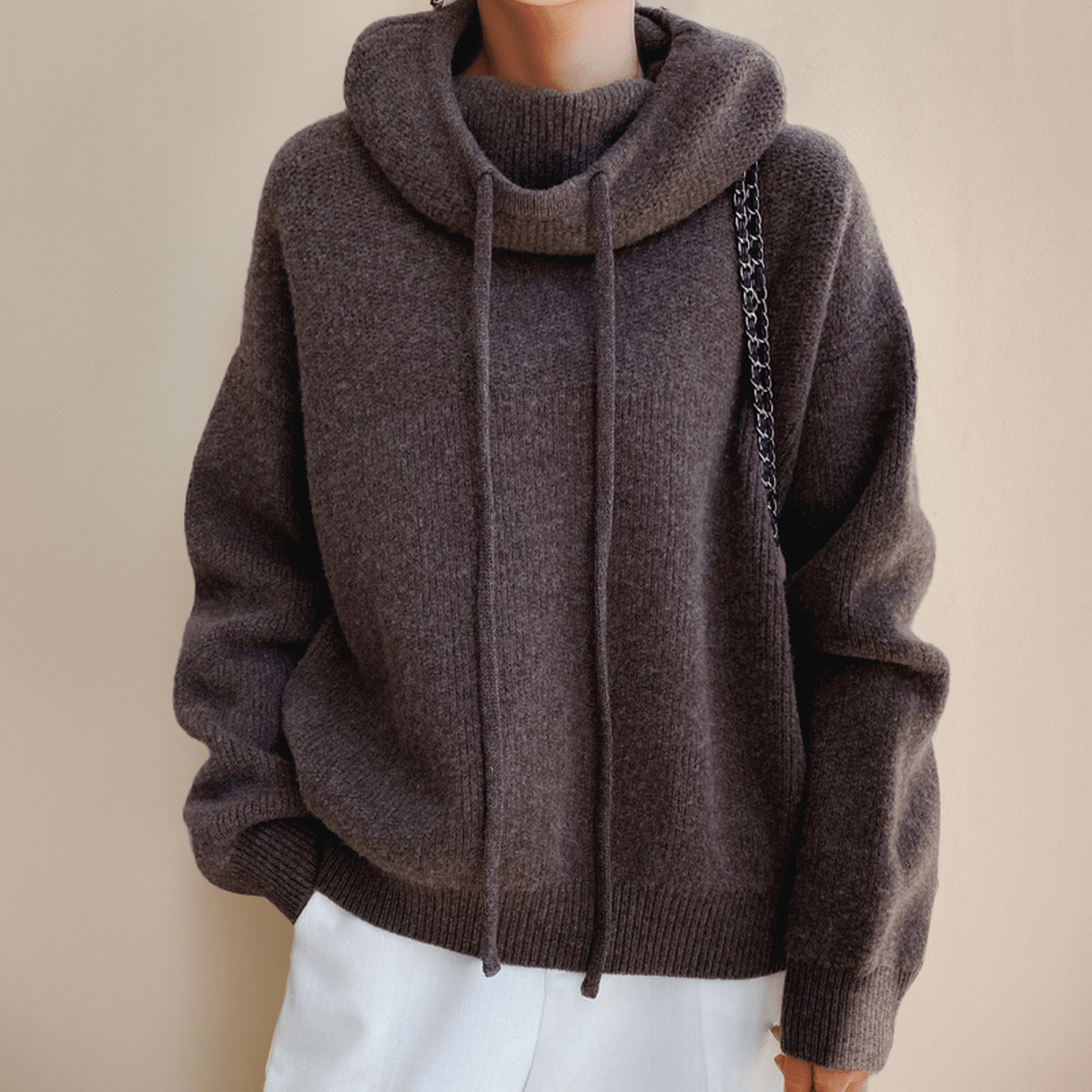 Women's turtleneck sweater made of merino wool