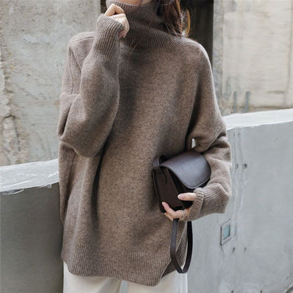 Turtleneck pullover with loose fit made of wool and acrylic