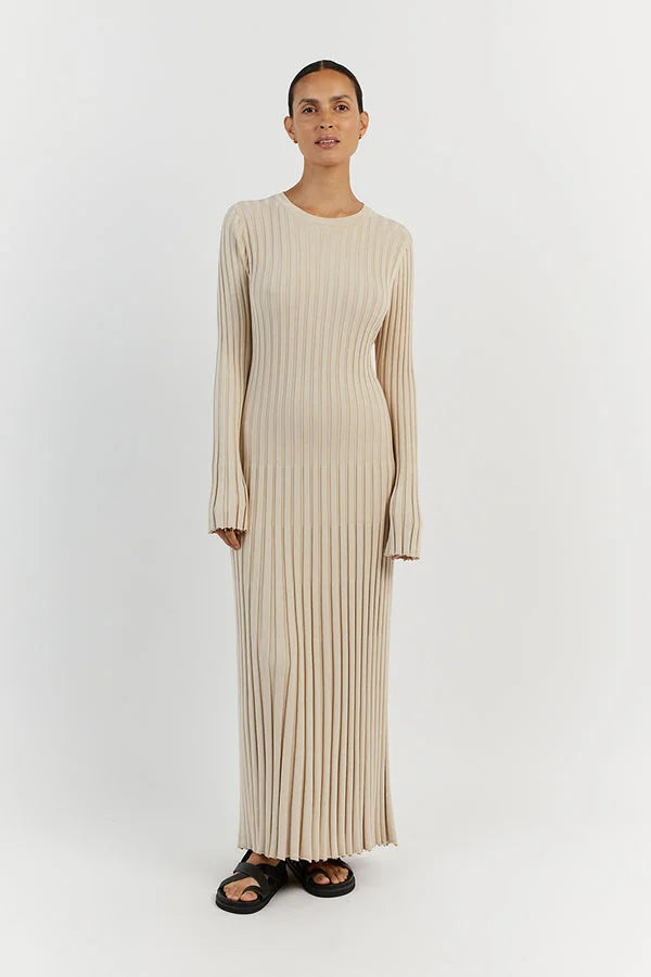 Floor-length women's maxi dress with vertical lines and slim silhouette