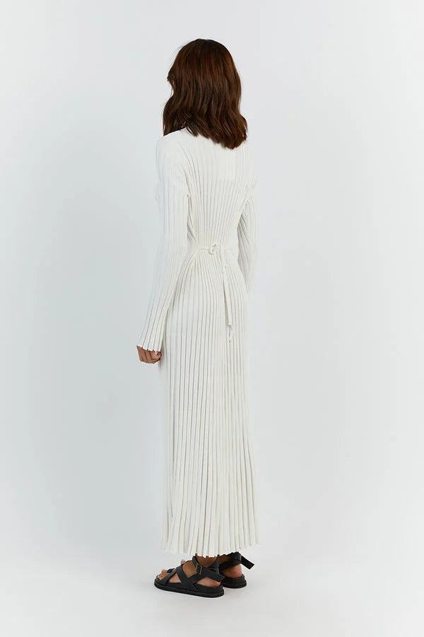Floor-length women's maxi dress with vertical lines and slim silhouette