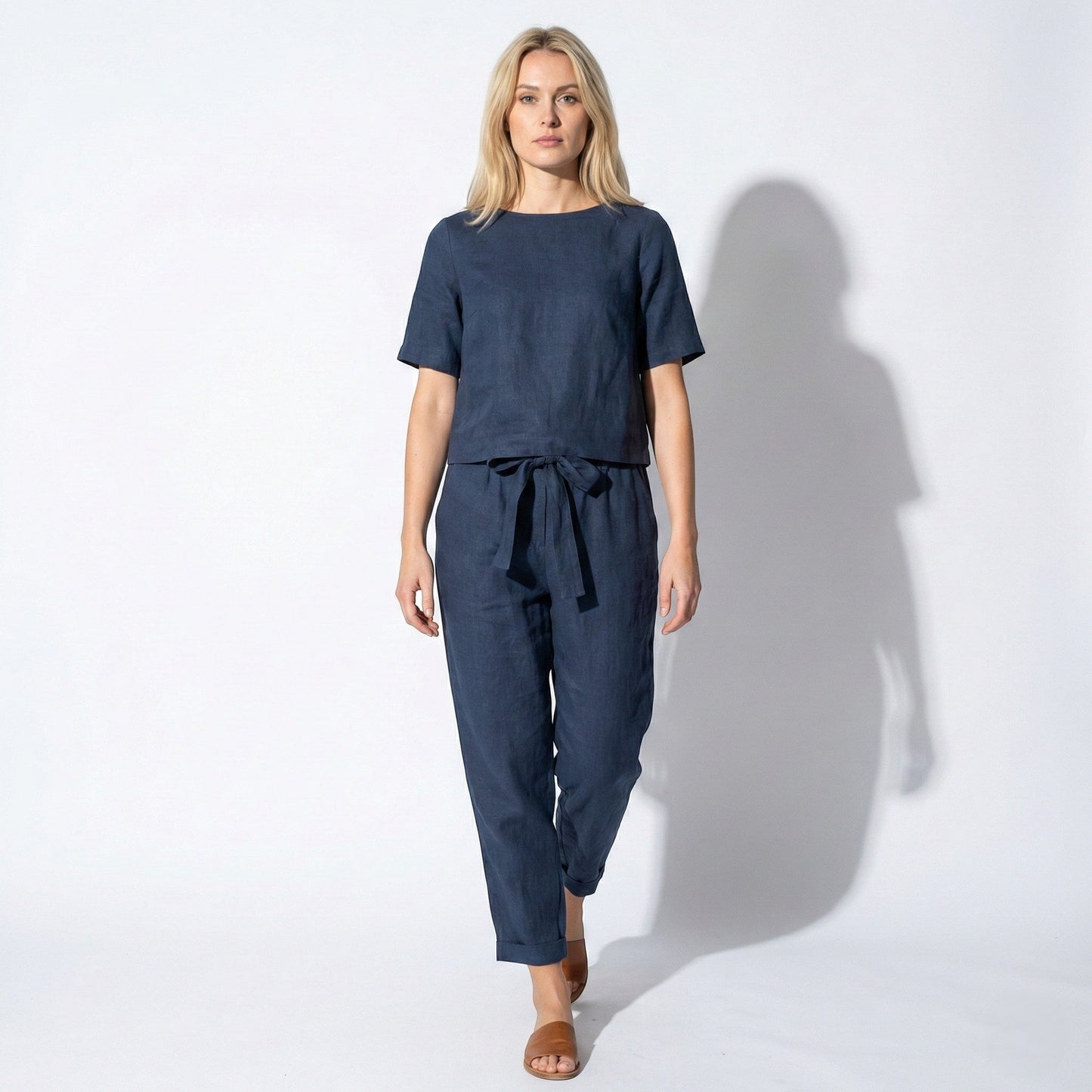 Women's 2-piece summer suit with short sleeve top and tapered pants