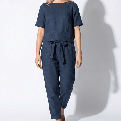 Women's 2-piece summer suit with short sleeve top and tapered pants