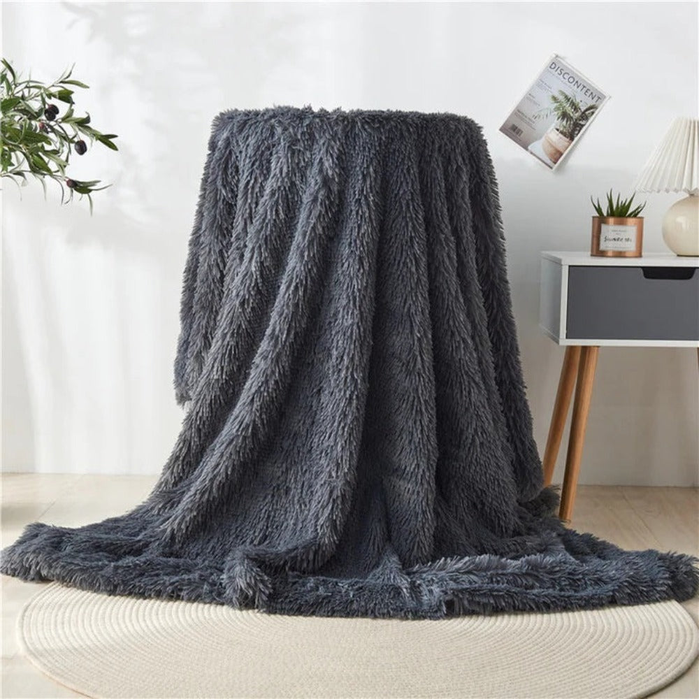 Nivara Cozy Blanket – Fluffy Faux-Fur Throw