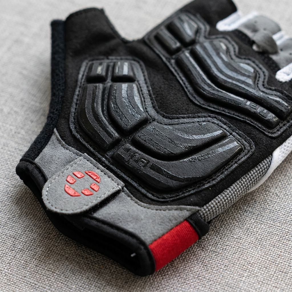 Radhandschuhe Hike & Haven, Detailaufnahme Polster und Verschluss