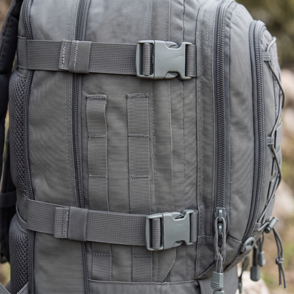 Hike & Haven Taktischer Rucksack Detailaufnahme MOLLE