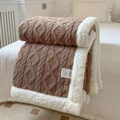 Lumera Plush Blanket – Elegant Reversible Blanket in Sherpa Look