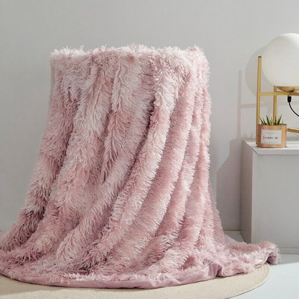 Nivara Cozy Blanket – Fluffy Faux-Fur Throw