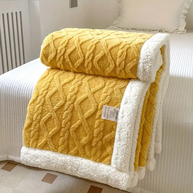 Lumera Plush Blanket – Elegant Reversible Blanket in Sherpa Look