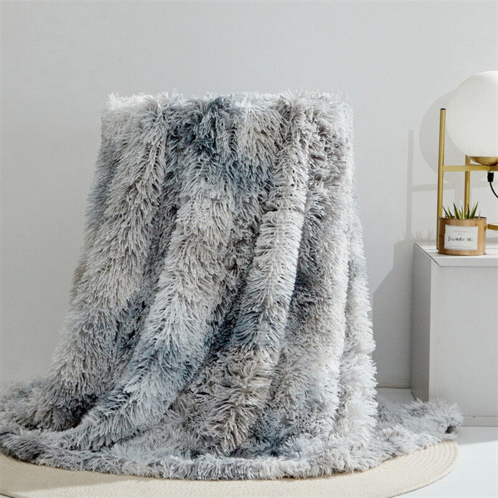 Nivara Cozy Blanket – Fluffy Faux-Fur Throw
