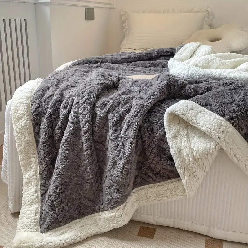 Lumera Plush Blanket – Elegant Reversible Blanket in Sherpa Look