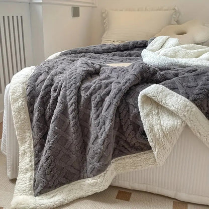 Lumera Plush Blanket – Elegant Reversible Blanket in Sherpa Look