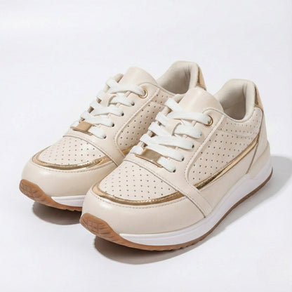 Women's sneakers with breathable material and lightweight sole