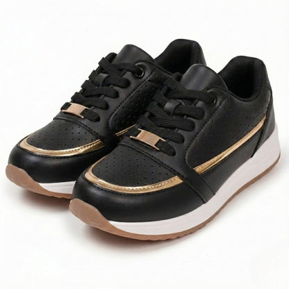 Women's sneakers with breathable material and lightweight sole