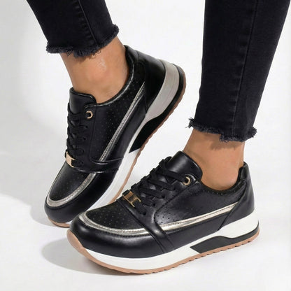 Women's sneakers with breathable material and lightweight sole