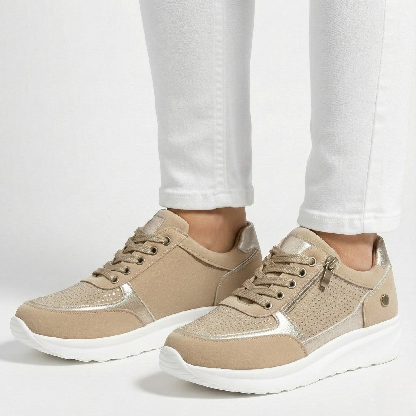 Women's sneakers, flat, low cut, wide fit