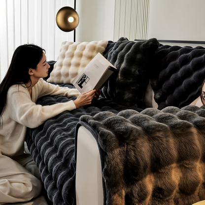Veloura Élite Sofa Cover – Ultra Cozy Protection with Elegant Quilted Pattern