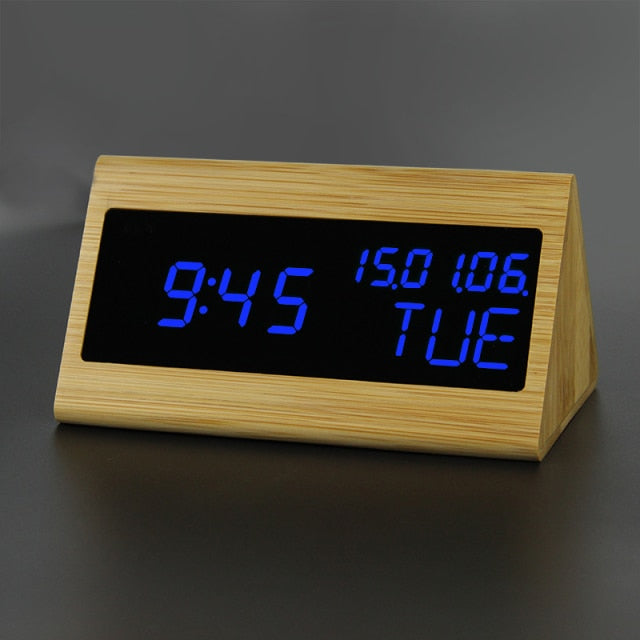 Darian Digital Alarm Clock – Natural Wood Look for Stylish Timekeeping