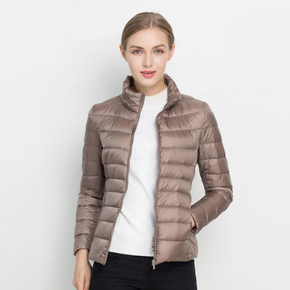Women's quilted jacket with long sleeves and zipper