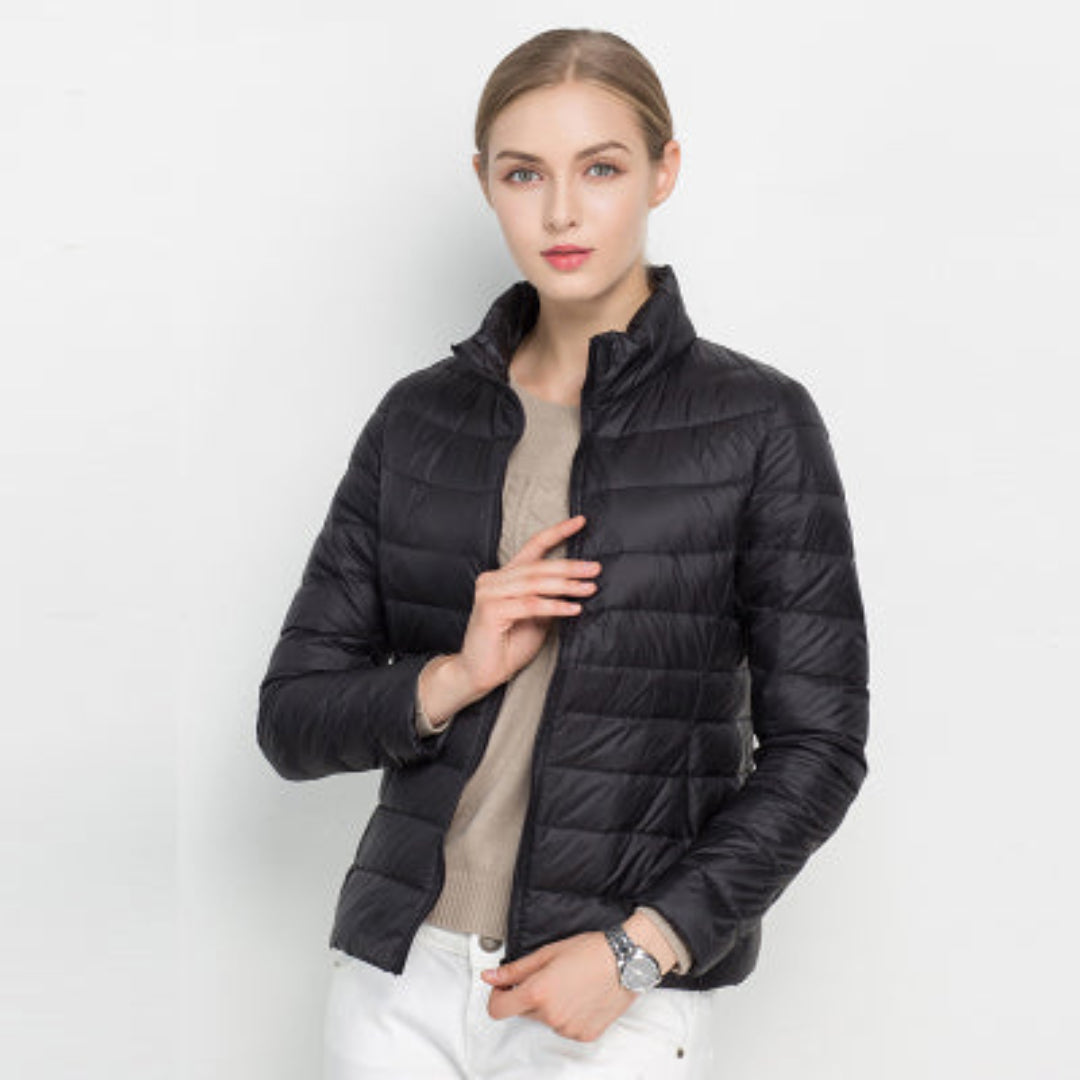 Women's quilted jacket with long sleeves and zipper