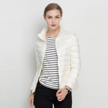 Women's quilted jacket with long sleeves and zipper