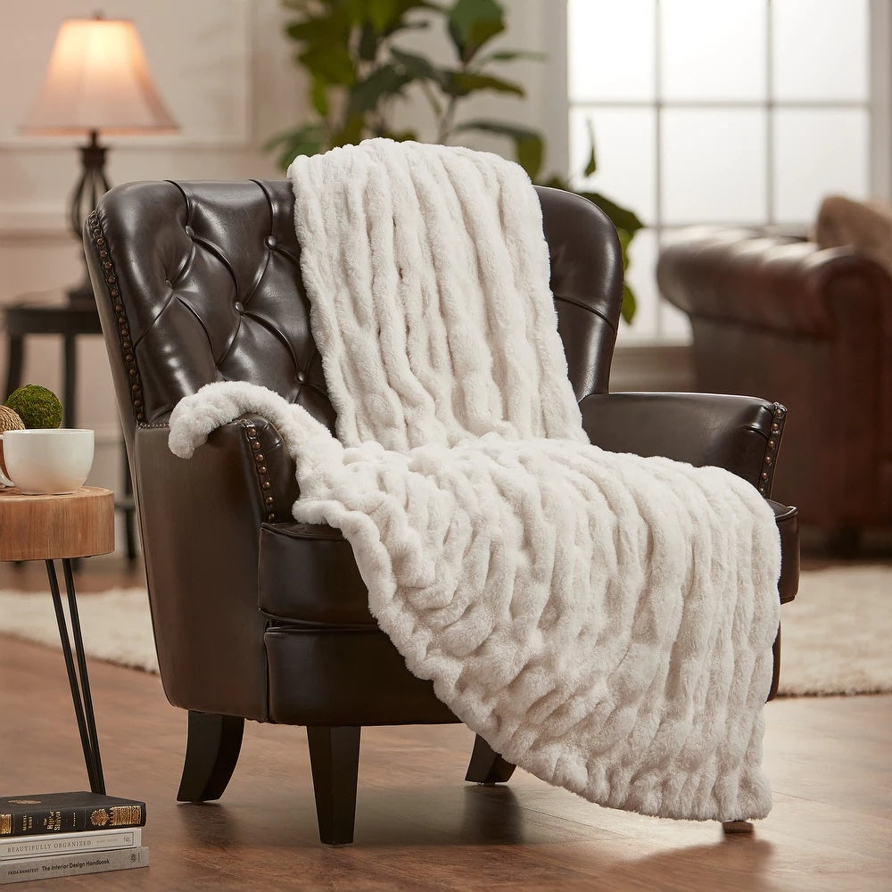 LuxeSoft Faux-Fur Blanket – Ultra-Soft Year-Round Snuggle Blanket